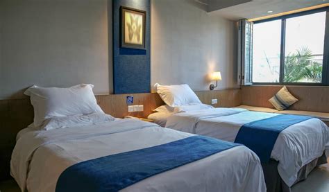 Cheap hotels in A Estrada from 45 USD/night .